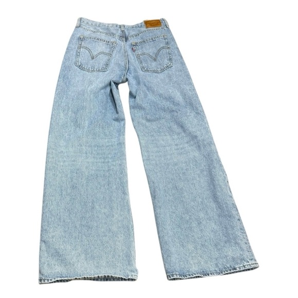 Levi’s Premium Ribcage Wide Leg Jean In Light Wash - Picture 5 of 7